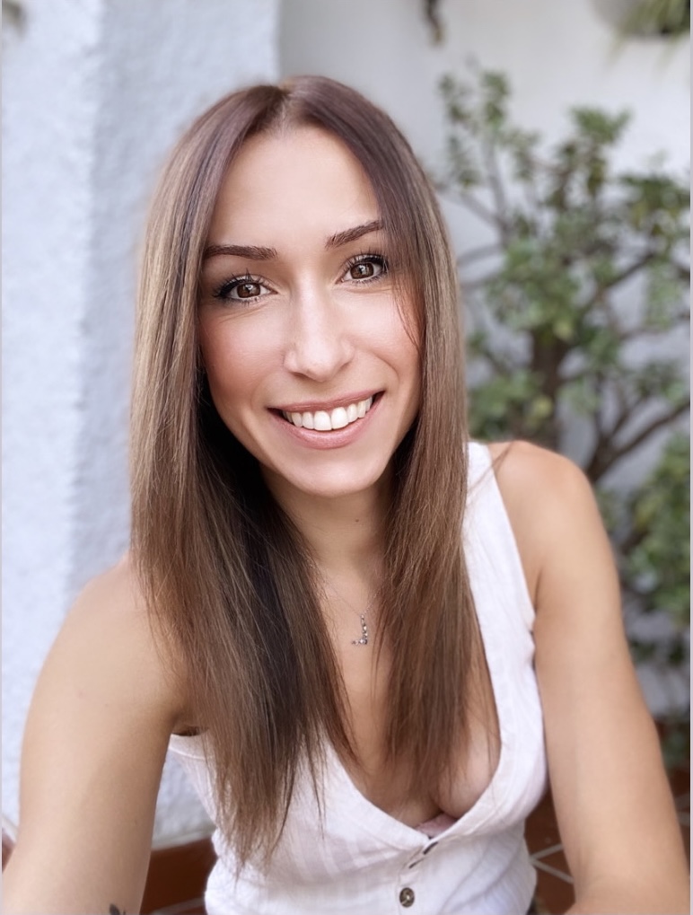 Laura Gallego Chaves